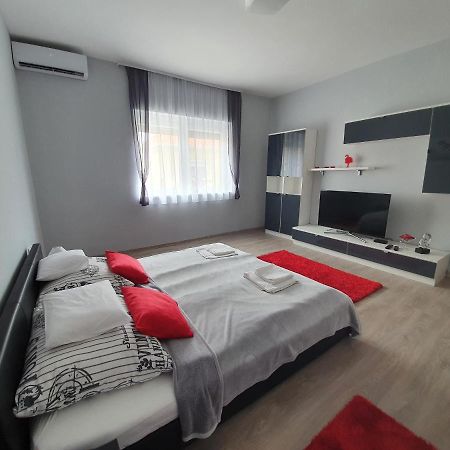 Flamingo Apartment Sarvar Exterior photo