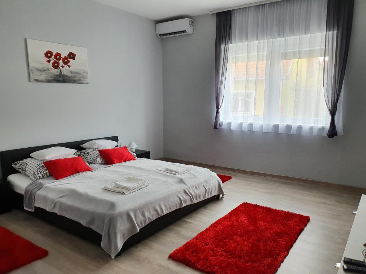 Flamingo Apartment Sarvar Exterior photo